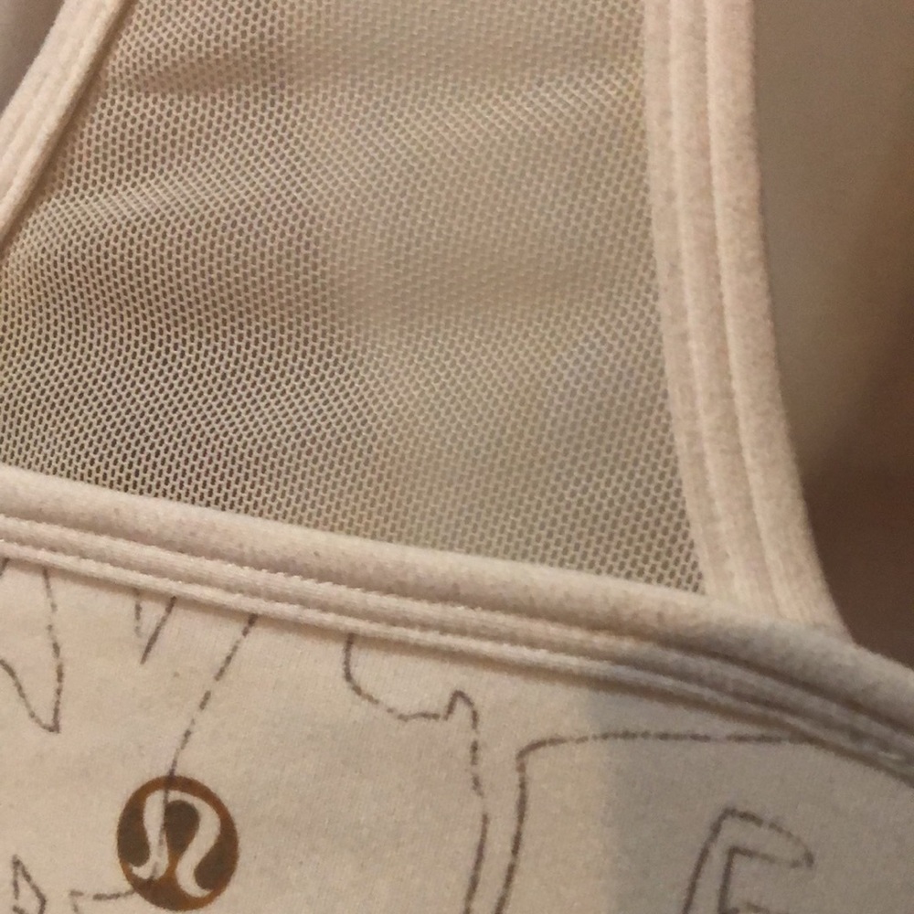 - Rare Lululemon sports bra size 6 🌸 - Picture 5 of 7